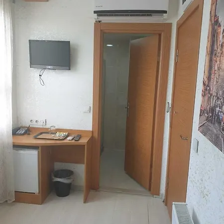 Hotel Grand Airport 3*