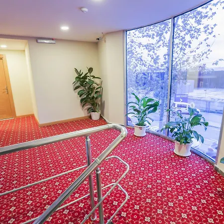 Grand Airport Hotel