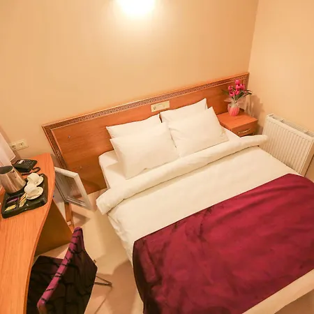 Grand Airport Hotel