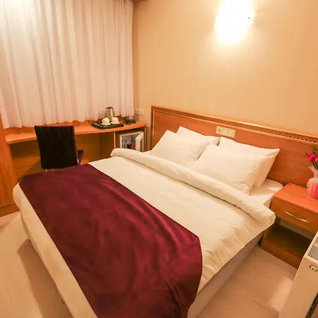 Grand Airport 3*